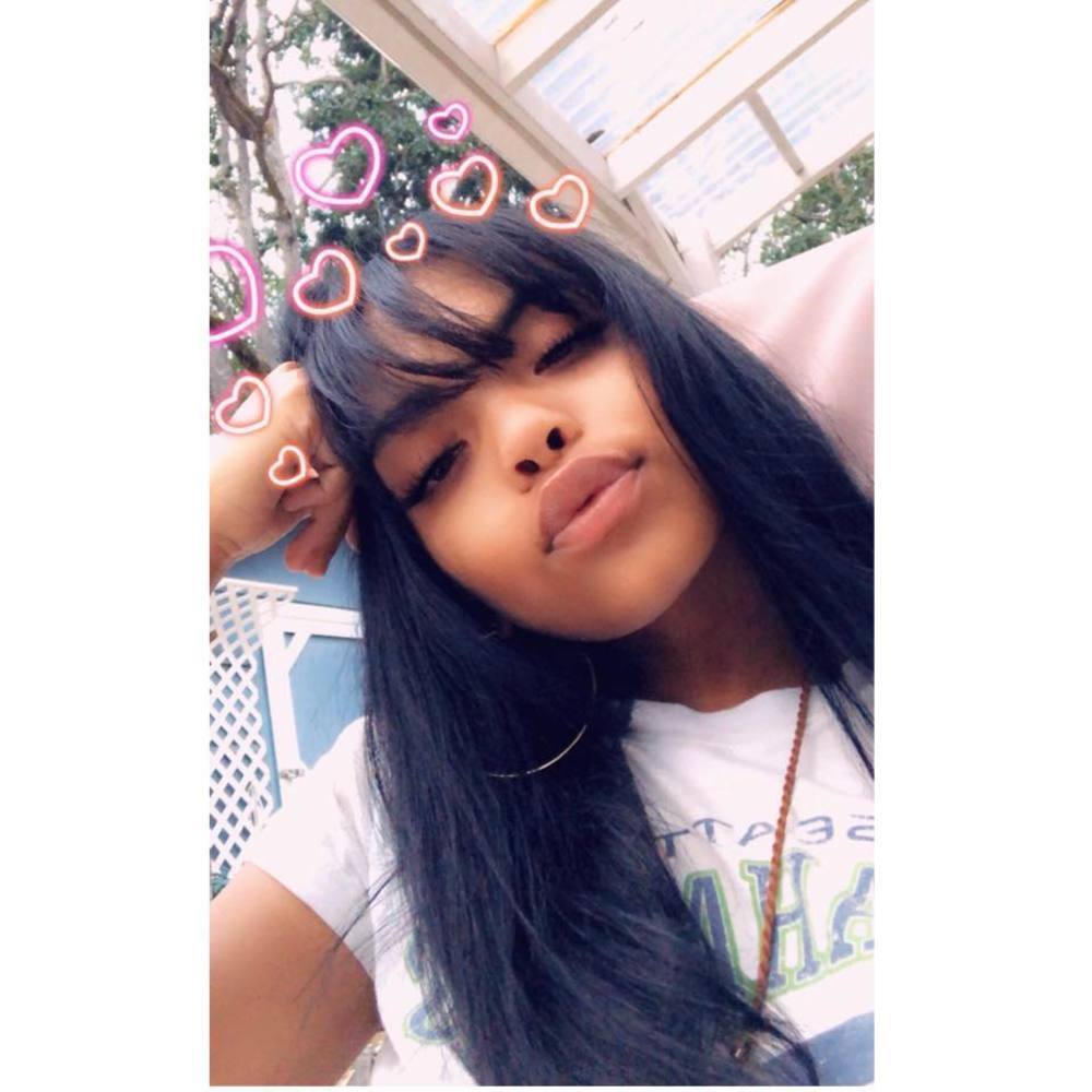 Meet your Posher, Myla